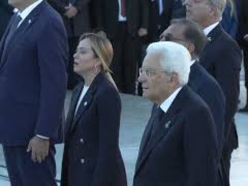 4 Novembre, Meloni canta Inno di Mameli a cerimonia all'Altare della Patria per Festa Forze Armate
