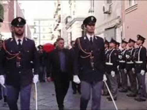 Funerali di Aniello Scarpati a Napoli, il dolore dei colleghi per Poliziotto morto in un incidente