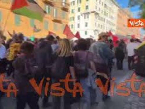 "Palestina libera", il coro dei manifestanti al corteo pro Gaza a Roma