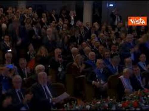Standing ovation per Mattarella all'Assemblea Nazionale delle Province d’Italia a Lecce