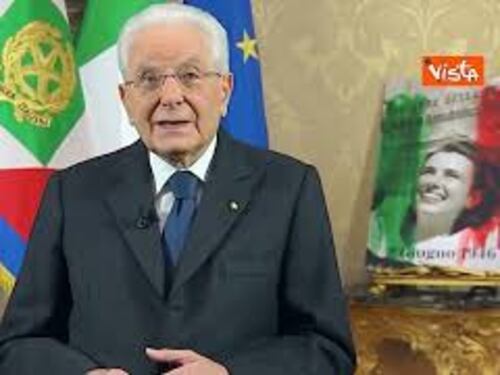 Mattarella: Chiuso anno non facile, speriamo tempi migliori