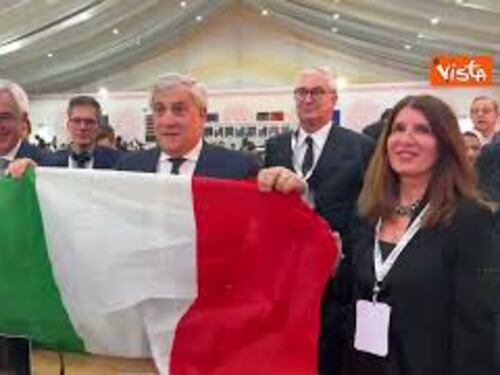 Tajani in India alla proclamazione cucina italiana patrimonio Unesco festeggia con il tricolore