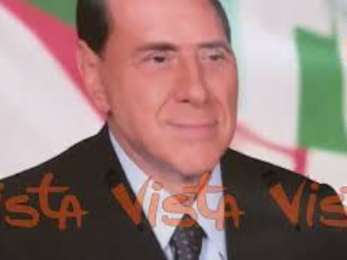 Sì a Riforma giustizia, flashmob Forza Italia con gigantografia Silvio Berlusconi a Piazza Navona