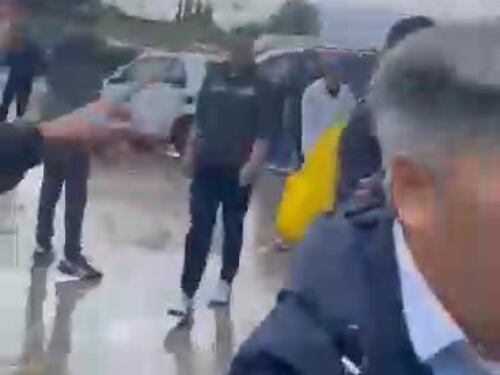 Prato, così sono stati feriti gli agenti della Digos