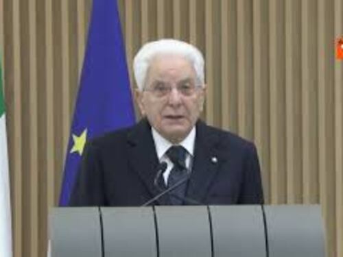 Mattarella: Da Russia aberrante volontà di ridefinire i confini con la forza