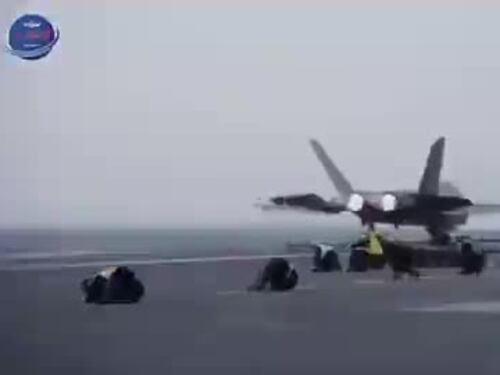 Il lancio degli aerei J-35, J-15T e KJ-600 della portaerei cinese Fujian