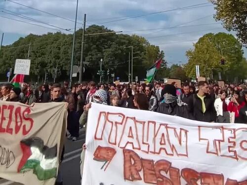 Pro Pal a Torino in corteo con l'obiettivo di bloccare Jeff Bezos