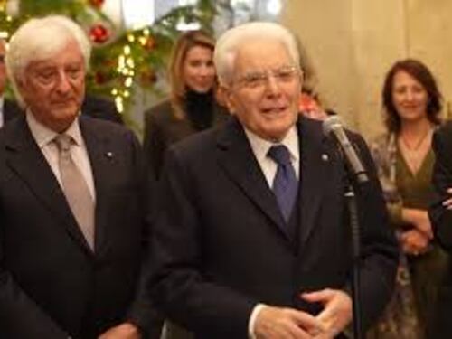 Mattarella riceve bimbi ospiti di case famiglia per doni e auguri natalizi al Quirinale
