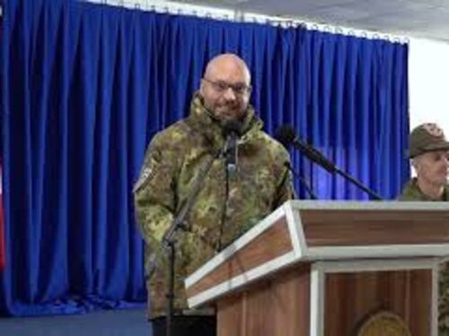 Lorenzo Fontana visita militari italiani in Kosovo per Natale: Questo è tempo di riscoperta valori