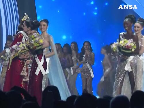 Miss Universo, incoronata la messicana Fatima Bosch dopo le polemiche