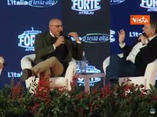 Premierato, Rampelli a Renzi: "Tua riforma non stava in piedi non sei credibile"