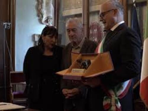 Robert De Niro riceve in Campidoglio la Lupa Capitolina