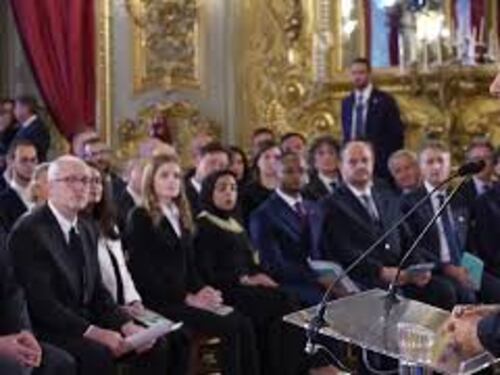 Descalzi agli Eni Award al Quirinale: Attenzione a impatto ricerche su società