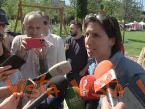Schlein: "Serve legge contro omobilesbotransfobia. Educare alle differenze nelle scuole"