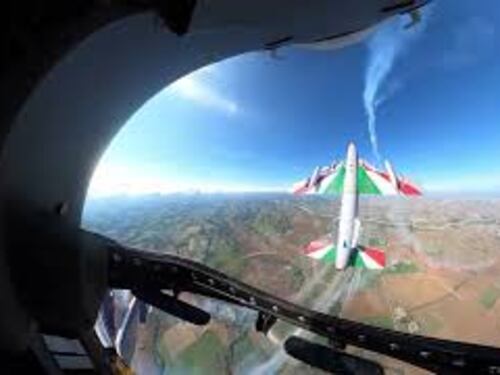 Balloon Cup a Piacenza, il volo acrobatico a bordo delle Frecce Tricolori