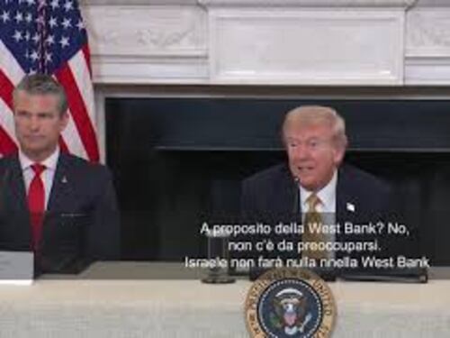 Trump a cronista francese: Hai un accento bellissimo, ma non capisco la tua domanda