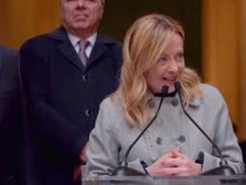 Meloni ai dipendenti di Palazzo Chigi: Auguri, è stato un anno tosto, il 2026 sarà molto peggio