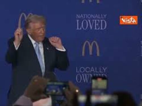 Trump balla sulle note di Ymca a summit economico di McDonald's a Washington
