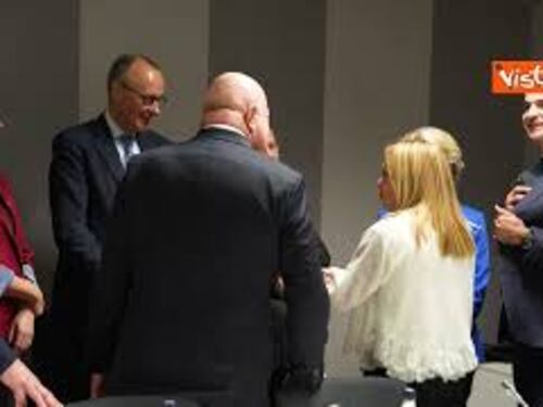 Meloni arriva al consiglio Ue di Bruxelles