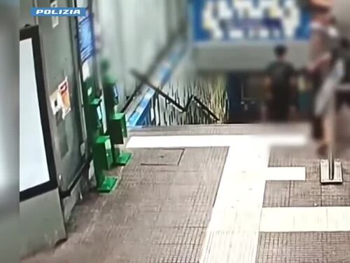 L'aggressione, la rapina e la fuga: il video che incastra gli egiziani a Milano