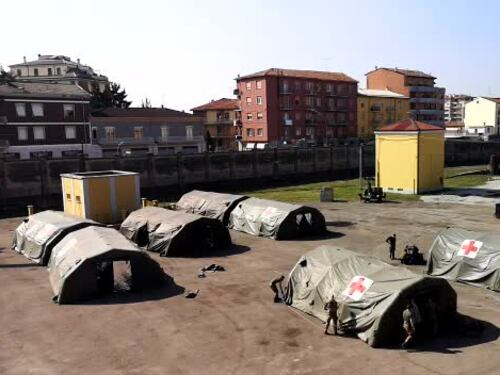 Piacenza, allestito l'ospedale da campo dell'esercito per il Covid-19