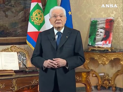 Mattarella ai giovani: "Non rassegnatevi, scegliete il vostro futuro"