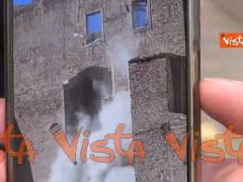 Il momento del secondo crollo della Torre dei Conti a Roma