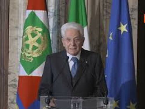Mattarella: "Squilibrio tra salari, i manager retribuiti centinaia di volte più dei lavoratori"