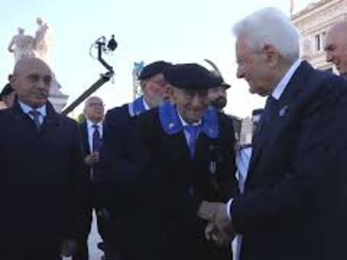 4 Novembre, la foto del reduce Ivo Castellucci che oggi compie 104 anni con il Presidente Mattarella