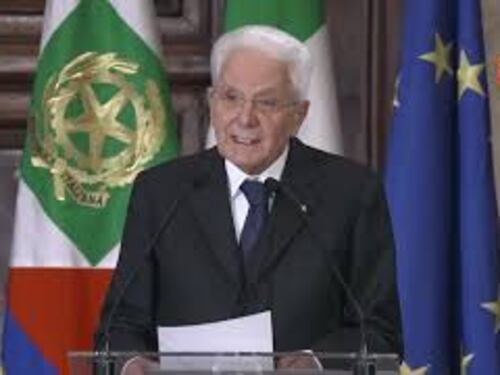 Mattarella: Spese per la difesa mai così necessarie, anche se poco popolari
