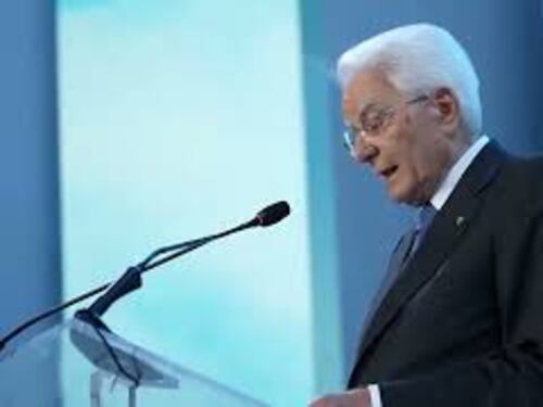 Mattarella: "Il bullismo e la sopraffazioni vanno contrastati con tenacia"
