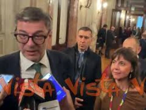 Giorgetti scherza coi cronisti: Salvini? Carbone sotto l'albero, in linea con transizione green