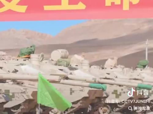 Le esercitazioni militari cinesi in Tibet