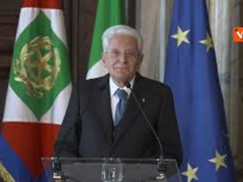 Mattarella premia Cavalieri e alfieri del Lavoro: Responsabilità sociale appartiene a tutti