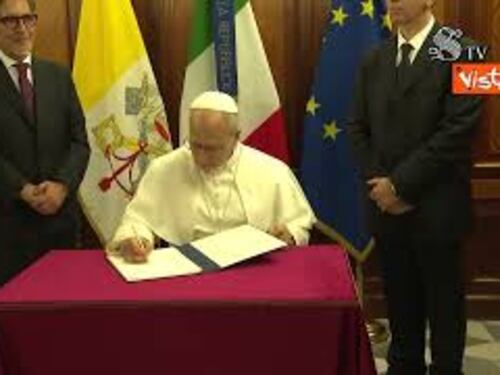 Papa Leone XIV a sorpresa in Senato, ecco la dedica lasciata dal Pontefice