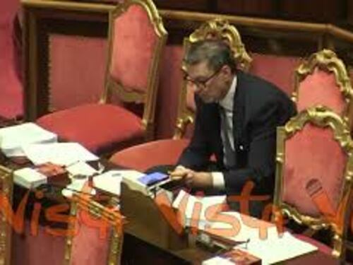 Discussione in Aula sulla manovra, il Ministro Giorgetti ascolta gli interventi dei Senatori