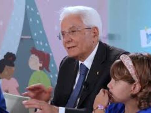 Mattarella risponde a un bambino dell'ospedale Pausilipon: Guerra è incomprensibile, danneggia tutti