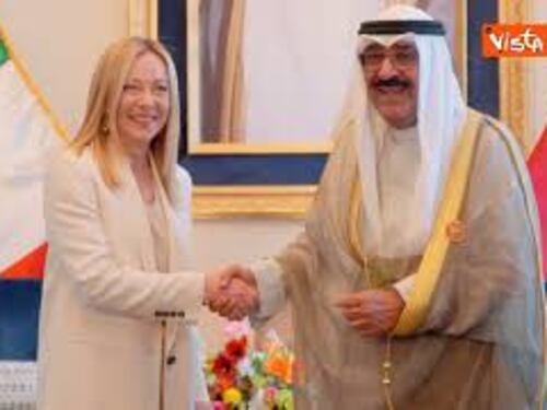 Meloni incontra il Sultano di Oman e l'Emiro del Kuwait in Bahrein per il GCC