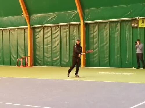 Fiorello gioca a tennis con Sinner