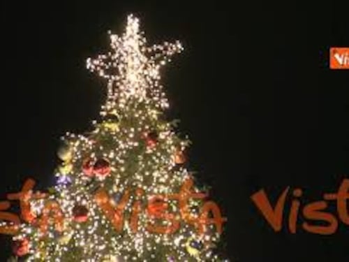 Natale 2025, il momento dell'accensione dell'albero a Piazza del Popolo