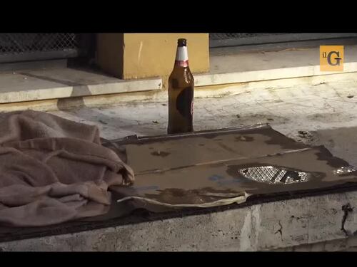 Allarme rapine nel quartiere ghetto: "Io, aggredito per una catenina"