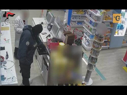 Boom di scippi e rapine dopo il lockdown, i negozianti hanno paura