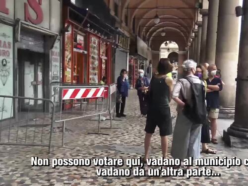 Primarie, polemiche sul voto agli stranieri: "Senza tessera elettorale non si può"