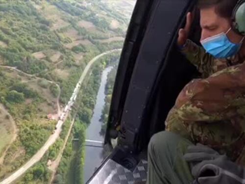 Missione Kfor effettua pattugliamenti e sorvolo alle frontiere tra Serbia e Kosovo