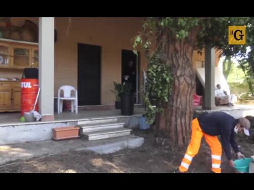 Ostia, famiglie lasciate in strada dal Covid occupano gli ex alloggi della Difesa