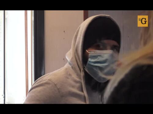Mamma e figlio disabili sfrattati: gli abusivi occupano la casa