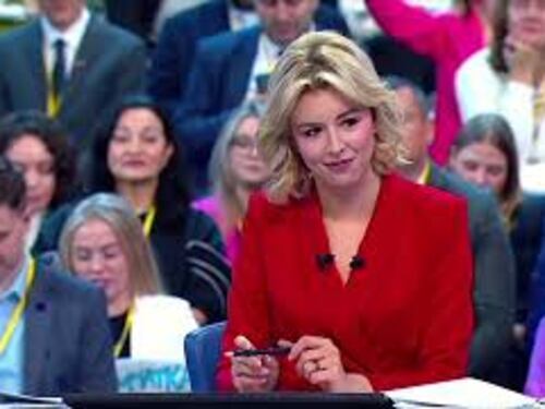 Putin: Sosia? Solo io posso essere simile a me stesso. Siparietto in conferenza stampa con un avatar