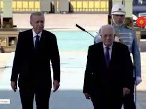 Erdogan riceve presidente palestinese Mahmoud Abbas ad Ankara