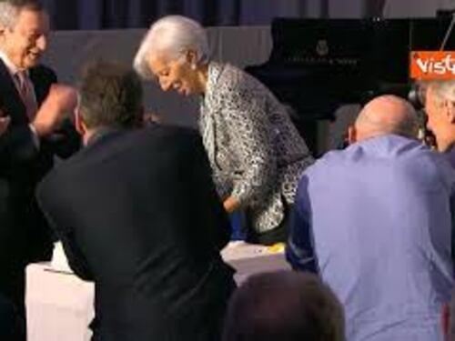 25 anni della Bce, Draghi e Lagarde tagliano la torta