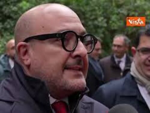 Sangiuliano: "Come chiamo la Meloni? Lei vuole essere chiamato il presidente del Consiglio"